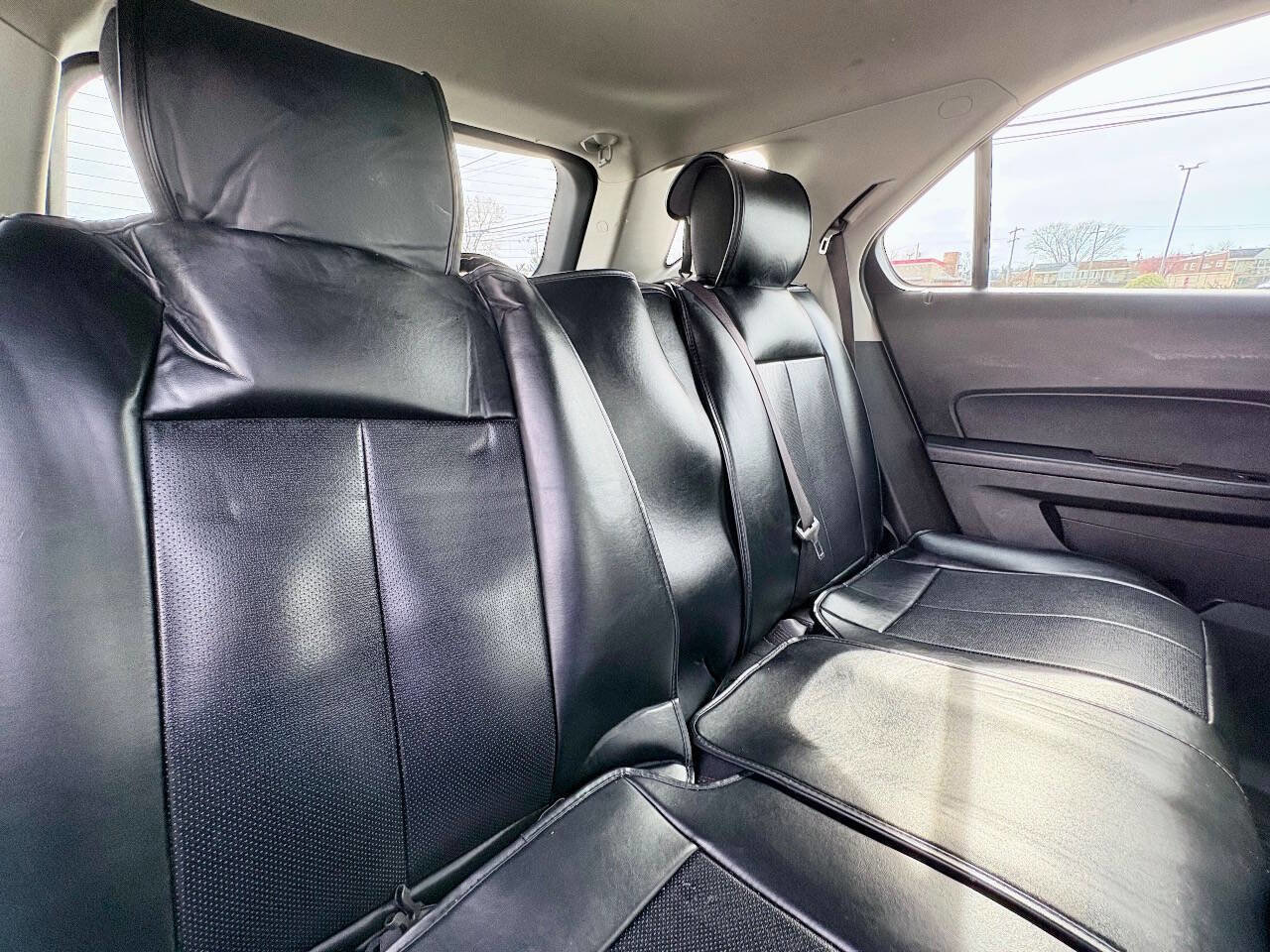 Used 2017 Chevrolet Equinox LS image 31