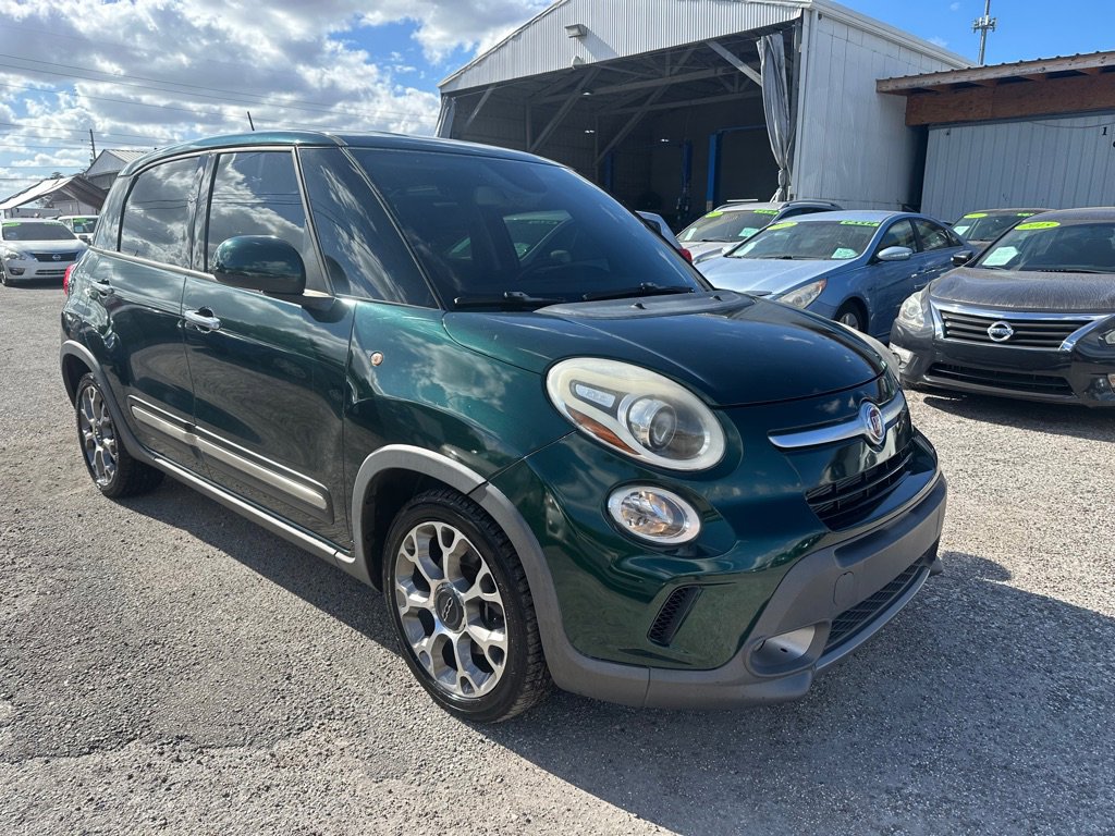 Used 2014 FIAT 500L Trekking w/ Popular Equipment Group image 1