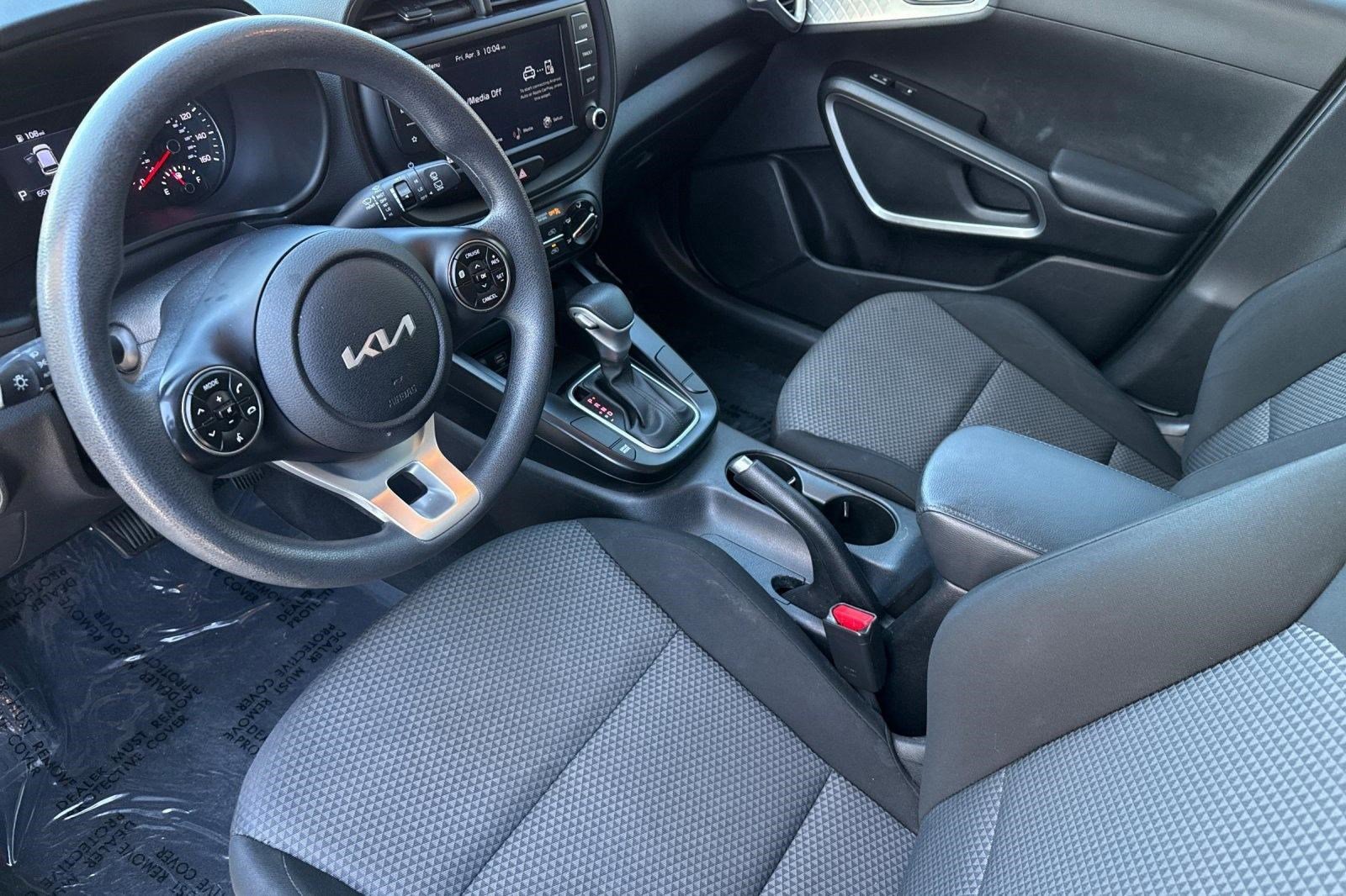 Used 2022 Kia Soul LX w/ Technology Package image 4