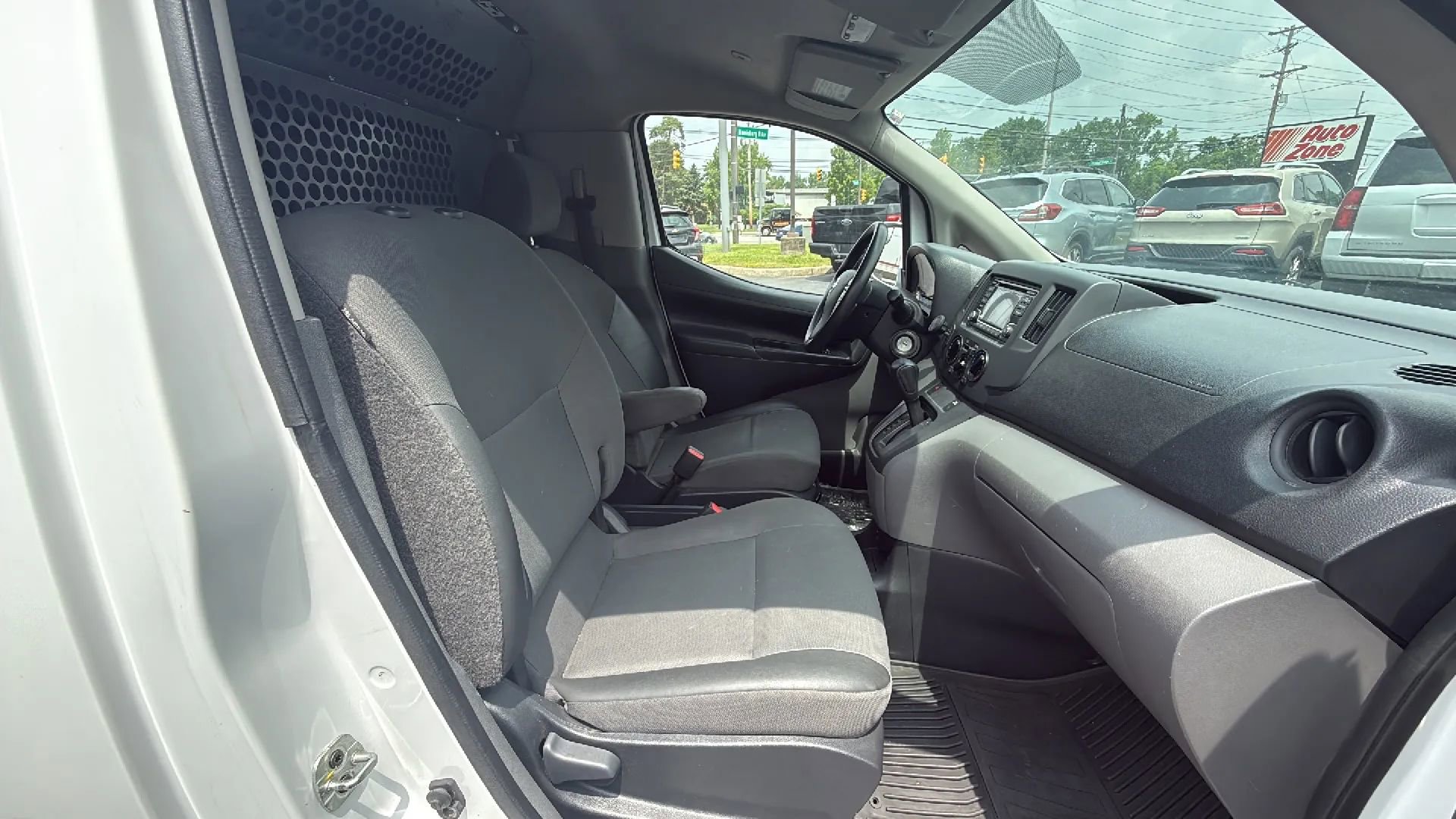 Used 2019 Nissan NV200 SV image 12