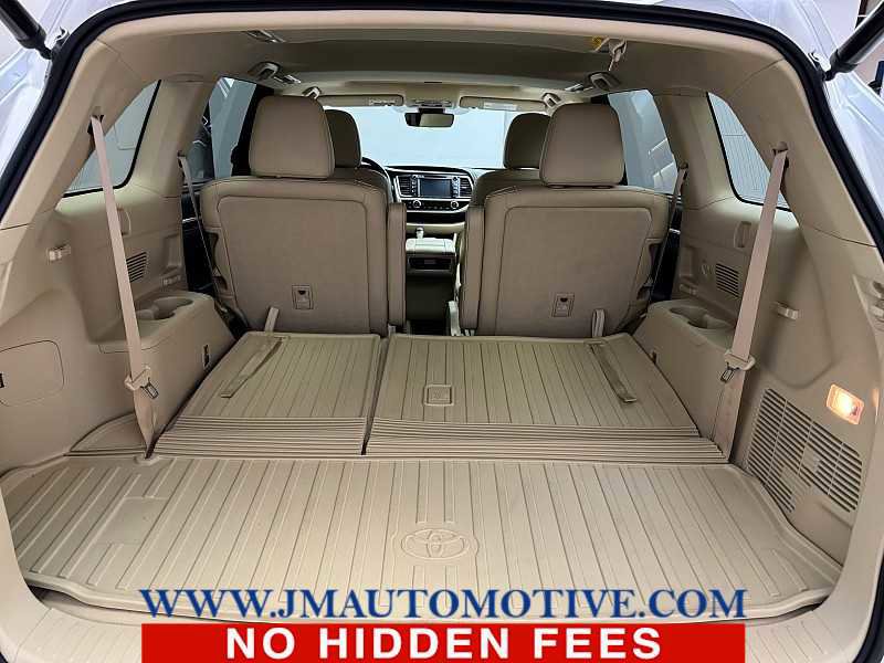Used 2017 Toyota Highlander Limited image 19