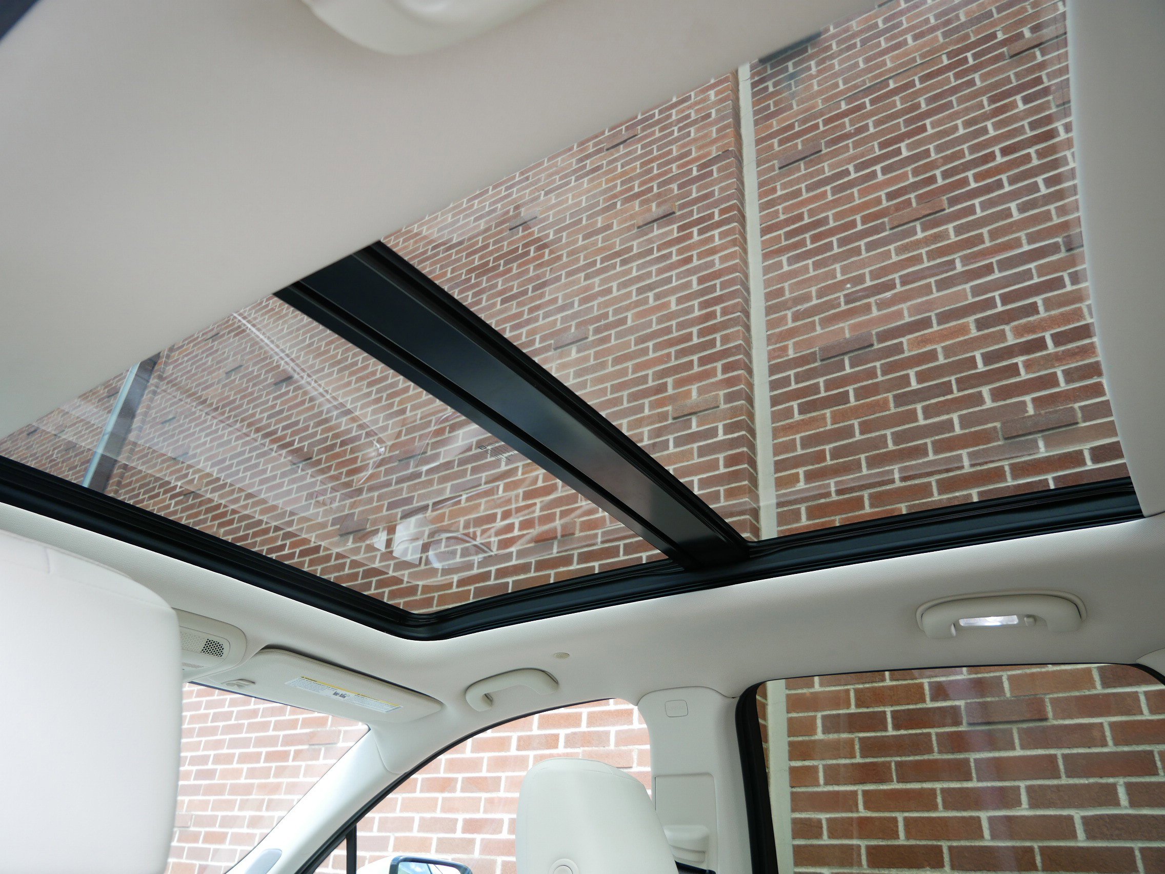 Certified 2022 Cadillac XT5 Premium Luxury w/ LPO, Floor Liner Package AWD/4WD image 12