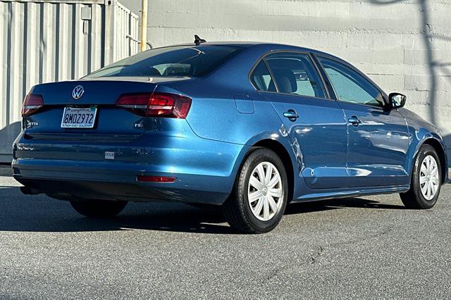 Used 2016 Volkswagen Jetta S FWD image 3