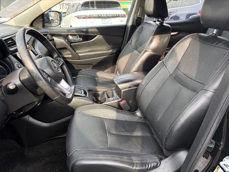 Used 2017 Nissan Rogue Sport SL w/ SL Premium Package AWD/4WD image 13