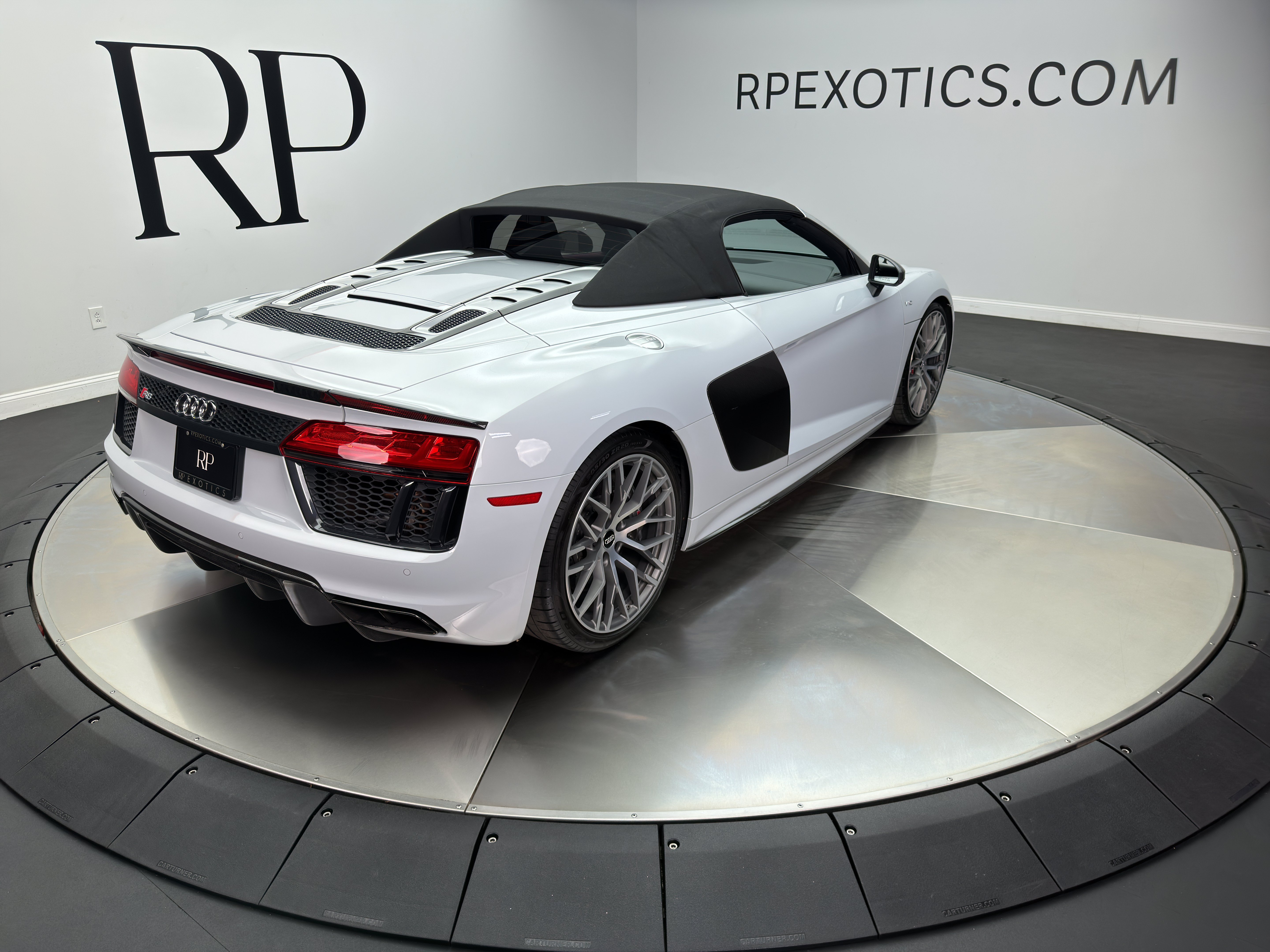 Used 2018 Audi R8 V10 plus AWD/4WD image 17
