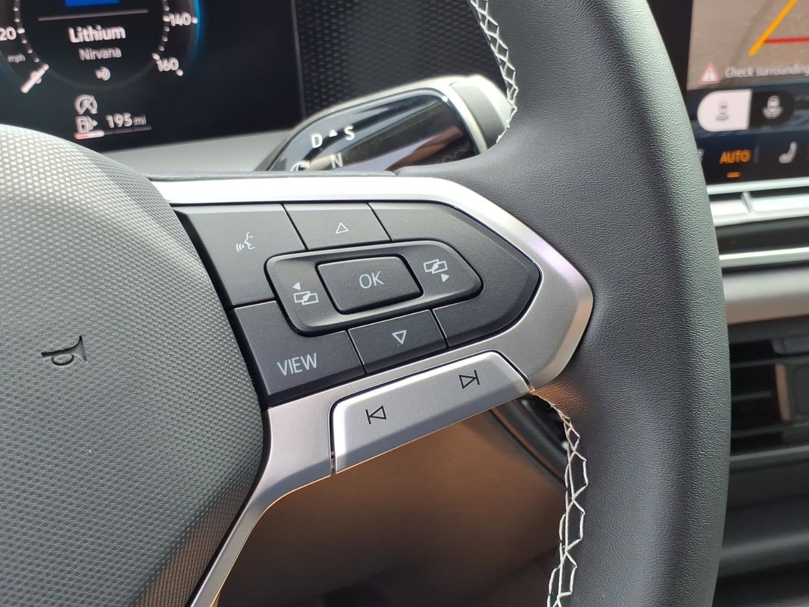 New 2026 Volkswagen Tiguan SE image 19