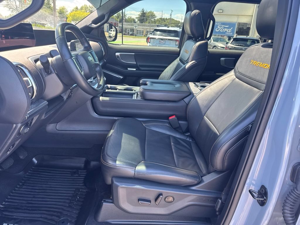 Used 2025 Ford Expedition Tremor AWD/4WD image 11
