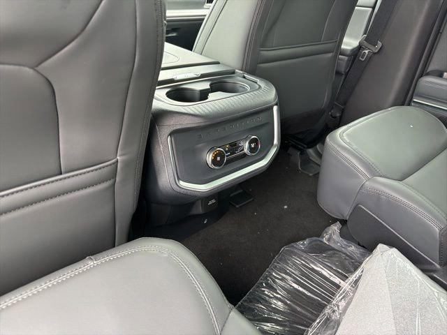 New 2026 Ford Expedition Active image 10