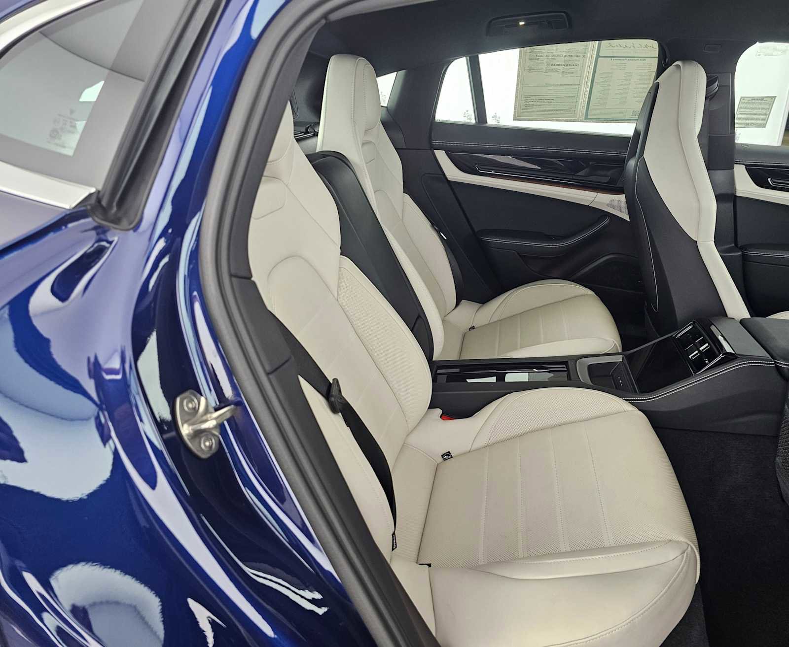 Used 2024 Porsche Panamera 4 image 23