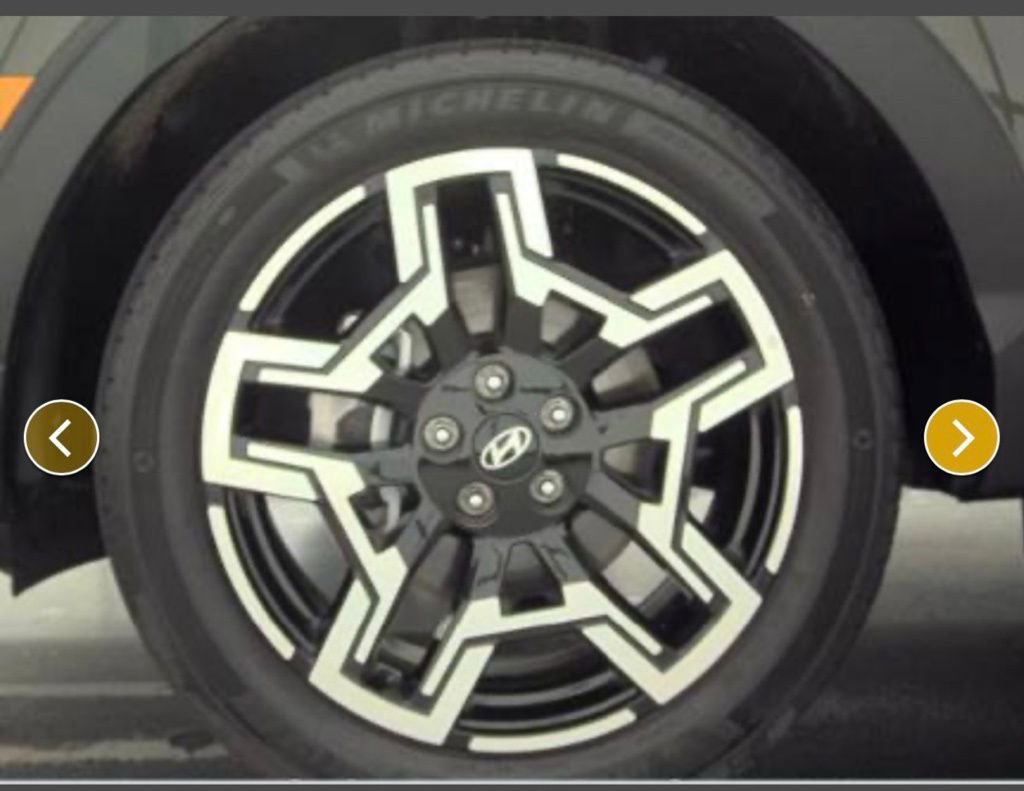 Used 2025 Hyundai Santa Cruz Limited image 7