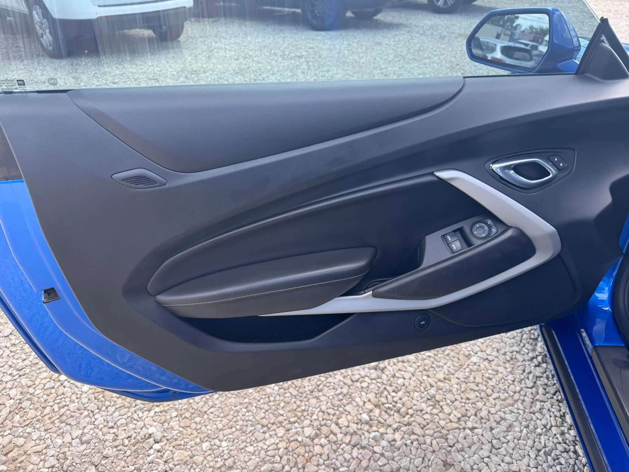 Used 2018 Chevrolet Camaro LT RWD image 10