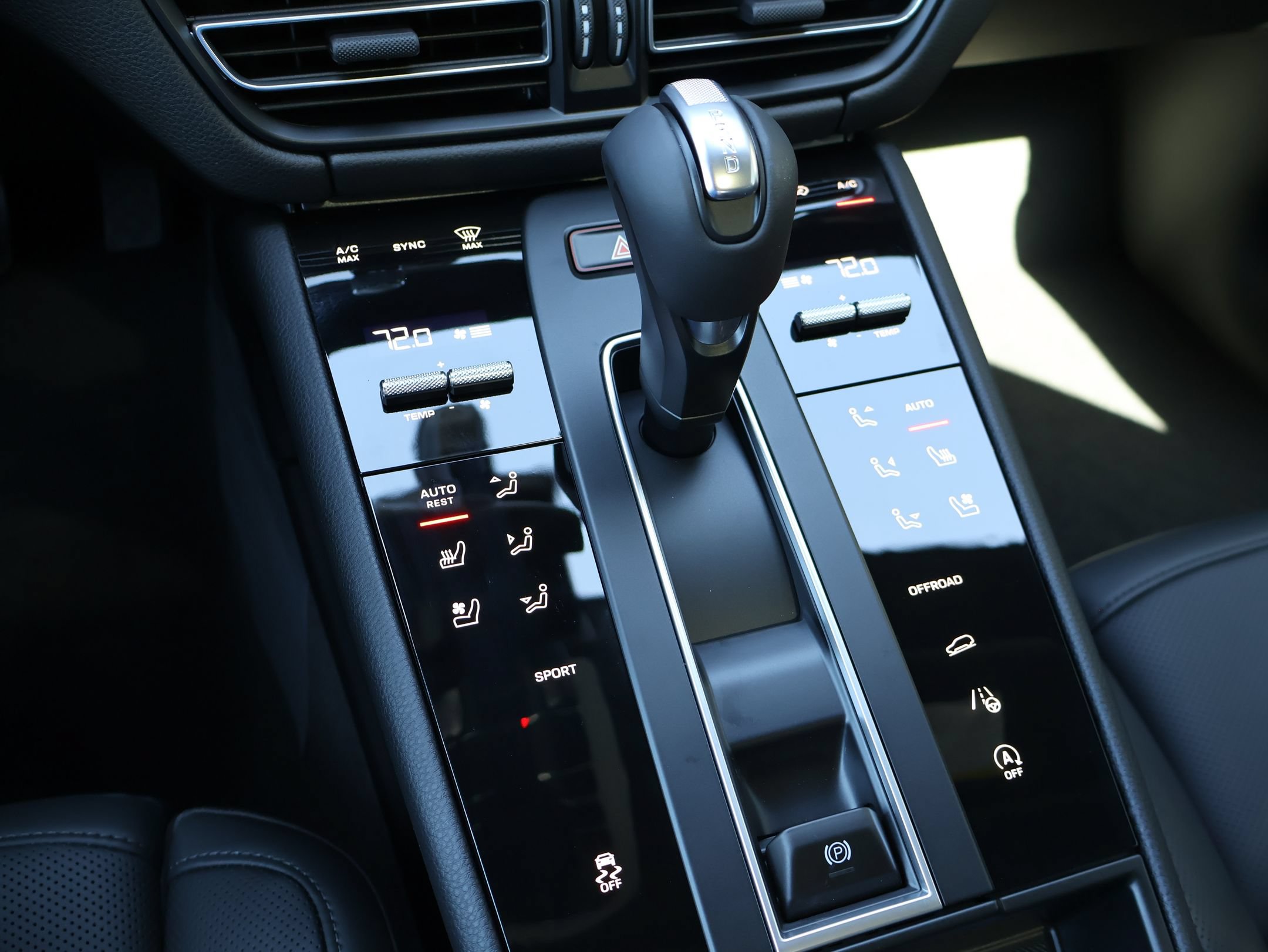 New 2026 Porsche Macan AWD/4WD image 25