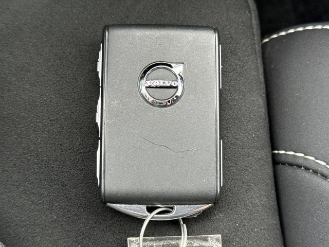 Used 2023 Volvo XC40 Recharge Ultimate image 24