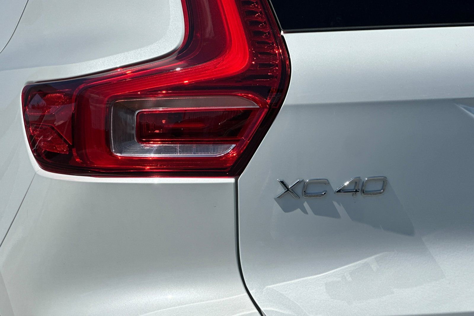 New 2026 Volvo XC40 B4 Plus w/ Climate Package FWD image 27