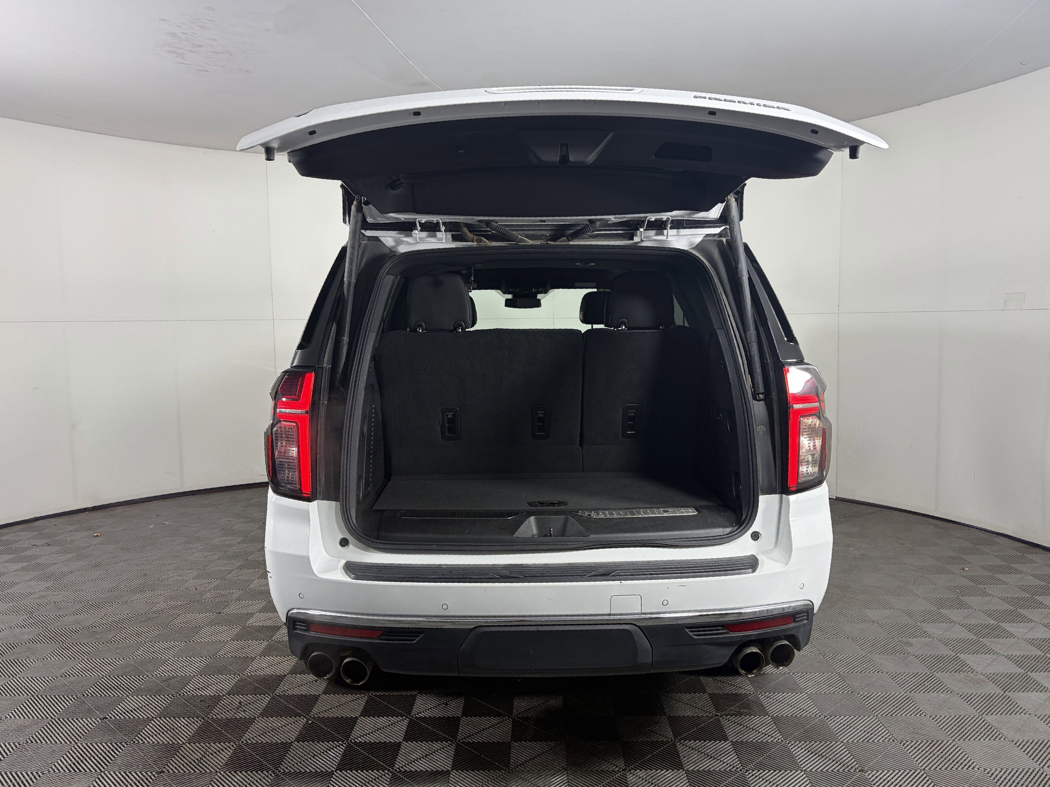 Used 2024 Chevrolet Tahoe Premier image 18