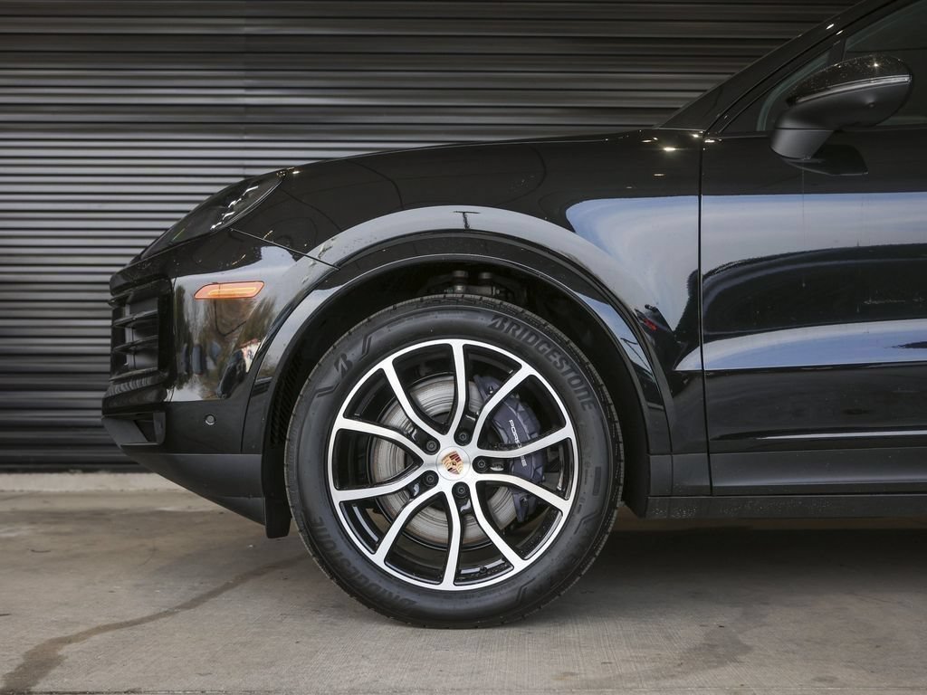 Certified 2026 Porsche Cayenne AWD/4WD image 12