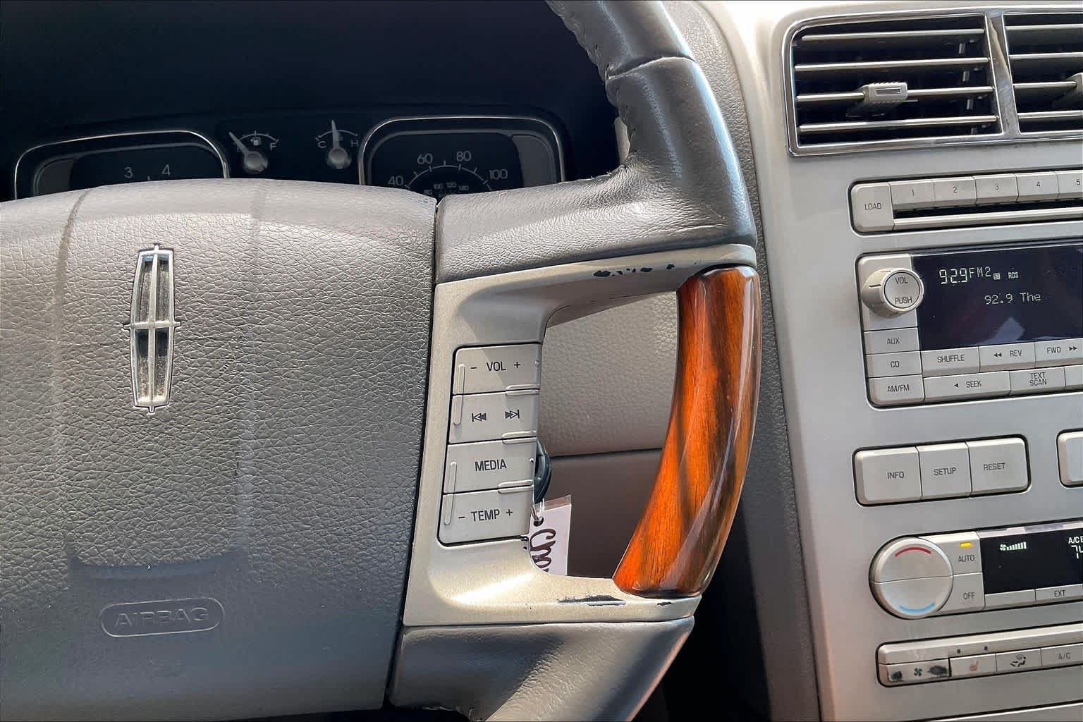 Used 2007 Lincoln MKX 2WD image 22