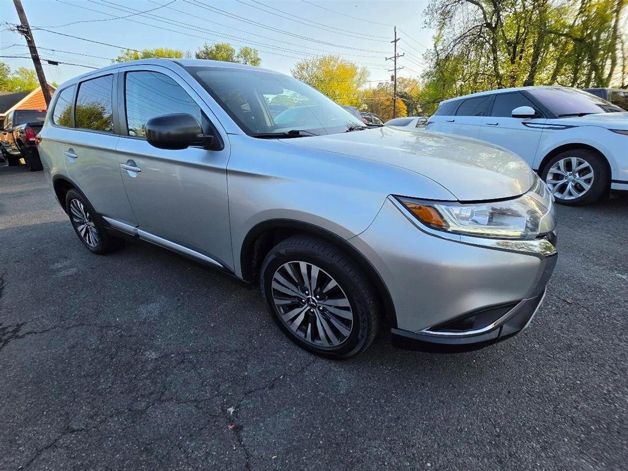 Used 2020 Mitsubishi Outlander ES AWD/4WD image 5