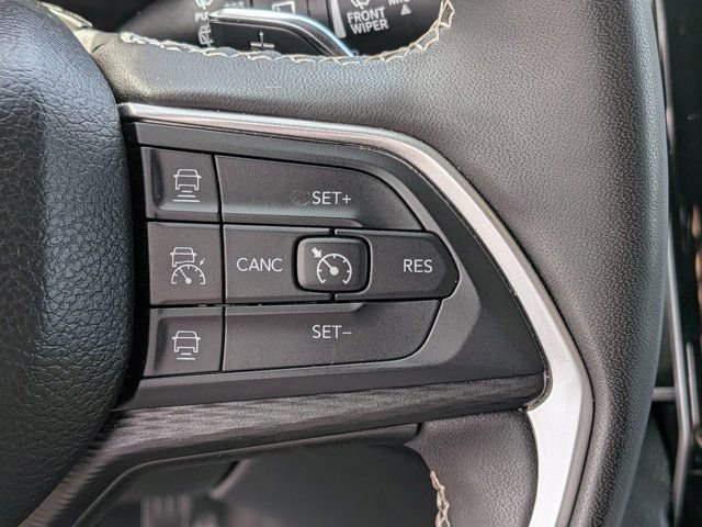 Used 2024 Jeep Grand Cherokee Altitude AWD/4WD image 22