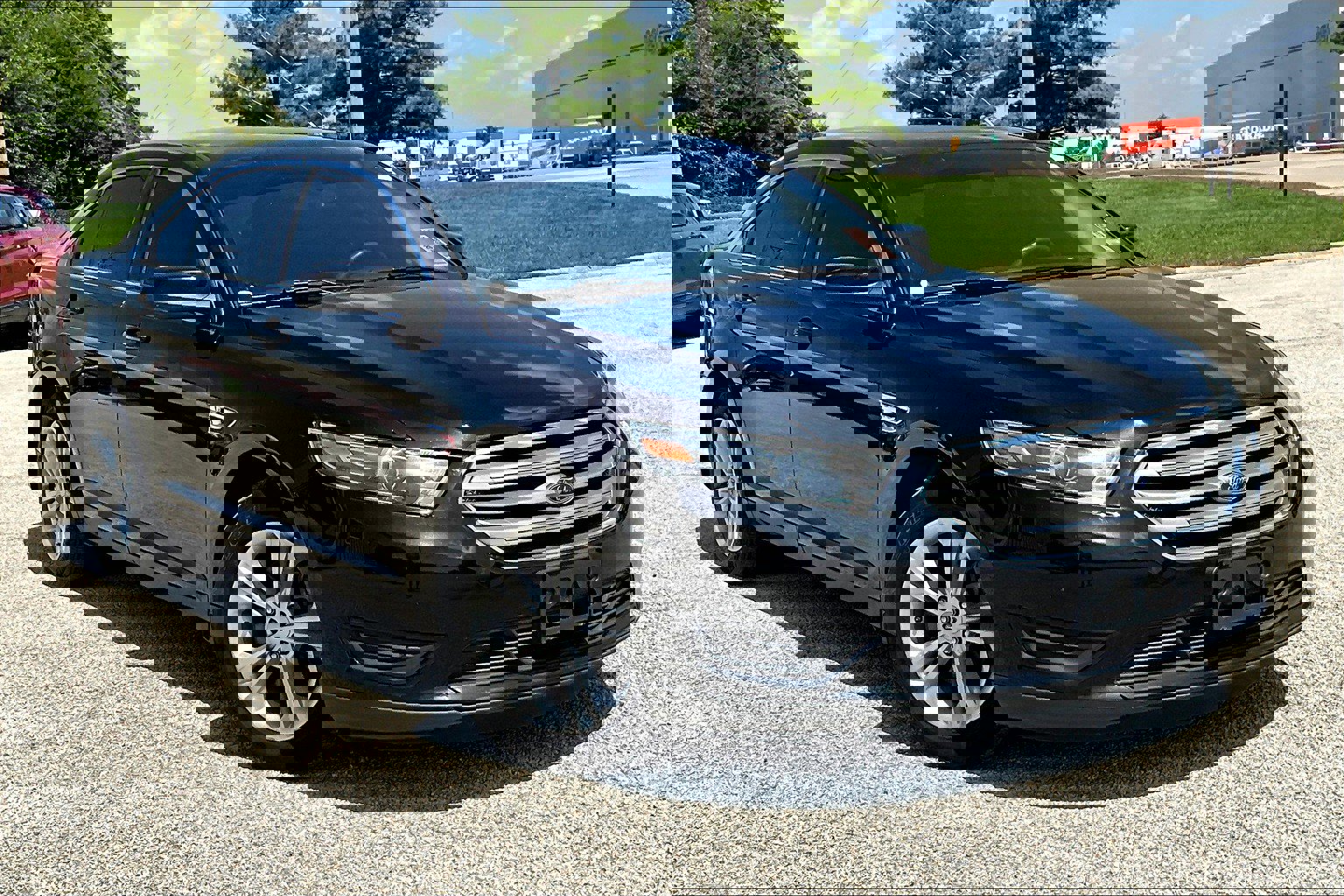 Used 2018 Ford Taurus SEL w/ Equipment Group 201A image 38