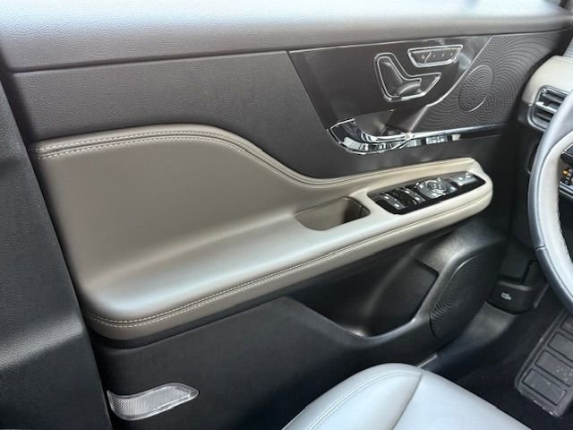 Used 2024 Lincoln Corsair AWD image 31