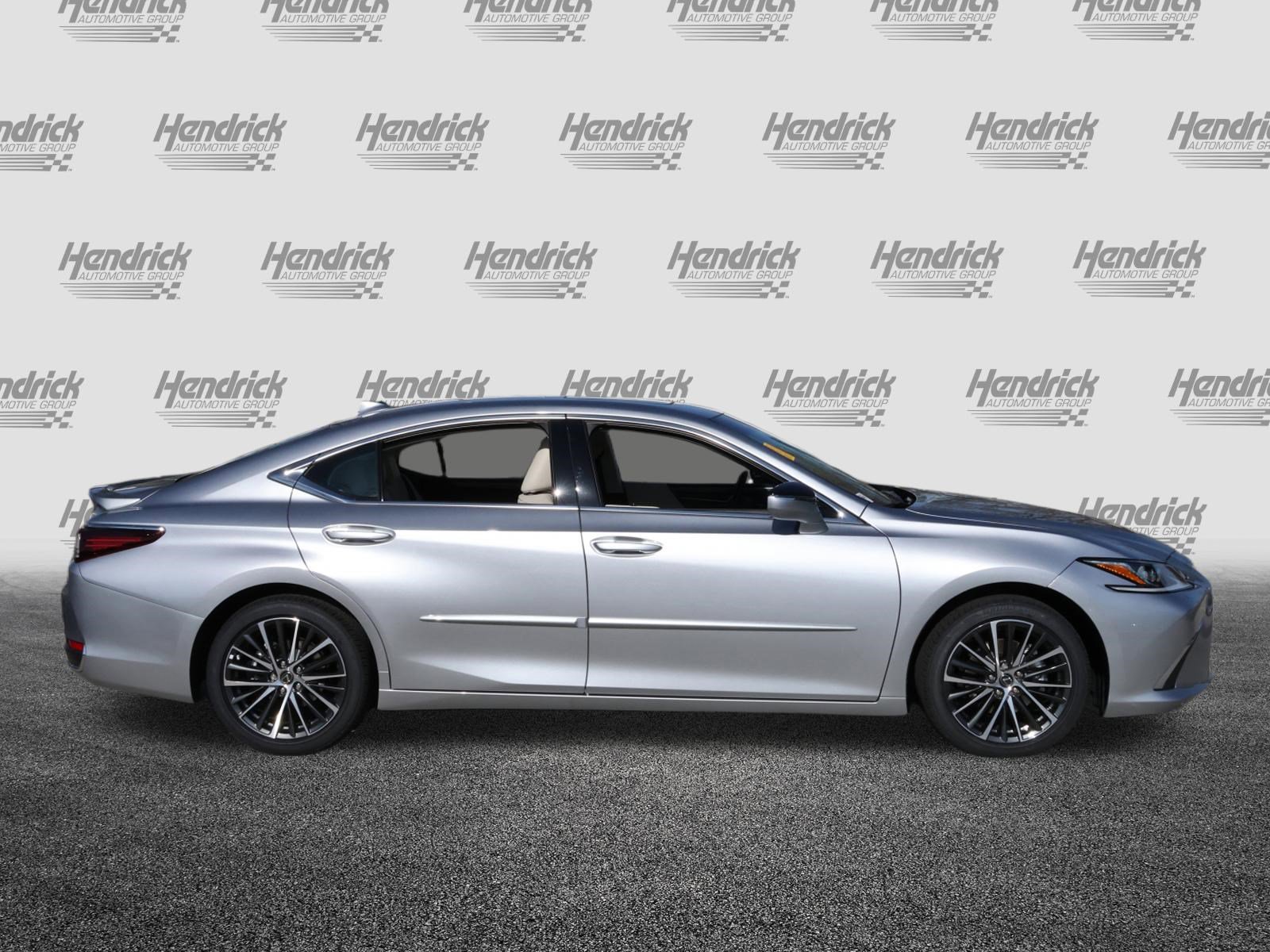Used 2025 Lexus ES 300h w/ Premium Package image 10
