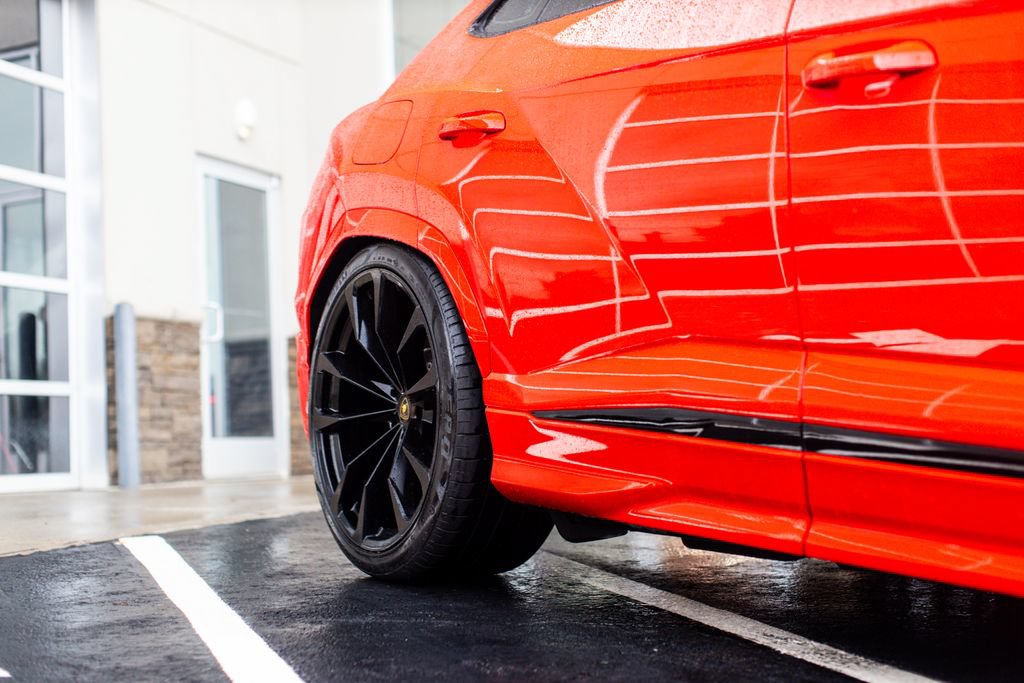 Used 2019 Lamborghini Urus AWD/4WD image 12