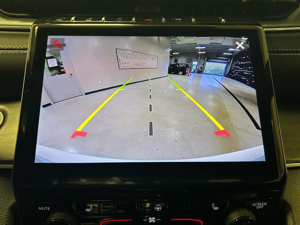 New 2025 Jeep Grand Cherokee Limited w/ Black Appearance Package image 16