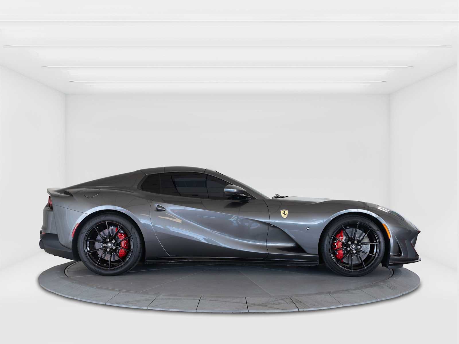 Used 2021 Ferrari 812 GTS RWD image 6