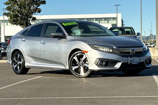 Used 2016 Honda Civic Touring image 2