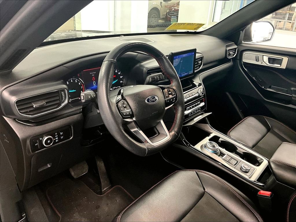 Used 2023 Ford Explorer ST-Line w/ Class IV Trailer Tow Package image 8