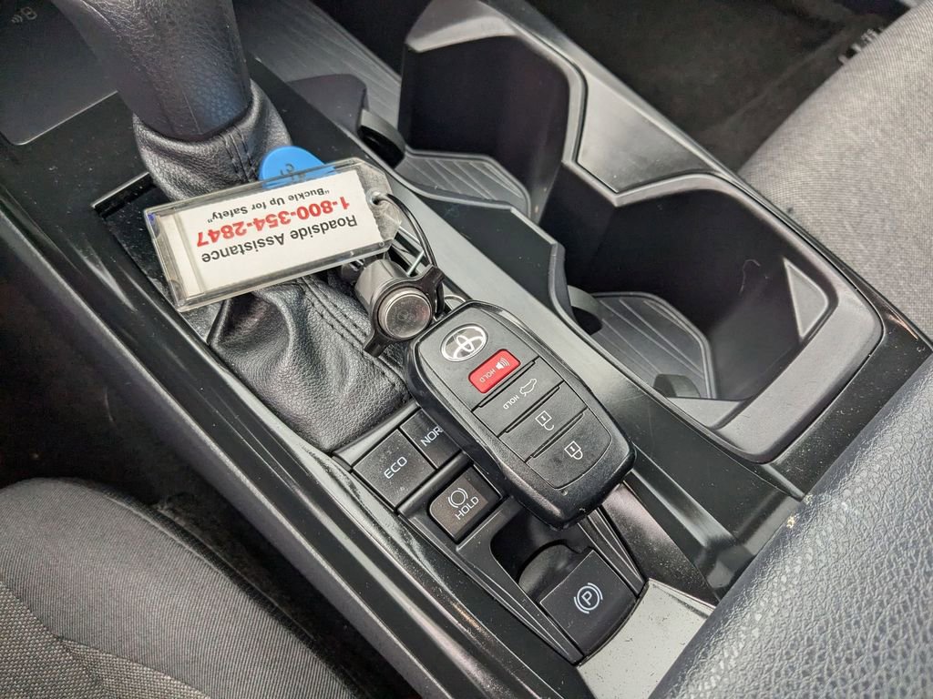 Used 2025 Toyota Camry LE image 30