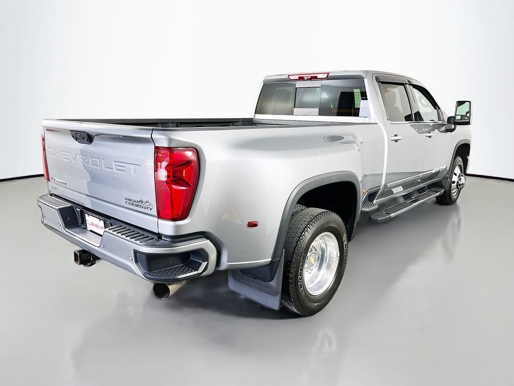 Used 2025 Chevrolet Silverado 3500 High Country w/ High Country Premium Package AWD/4WD image 7