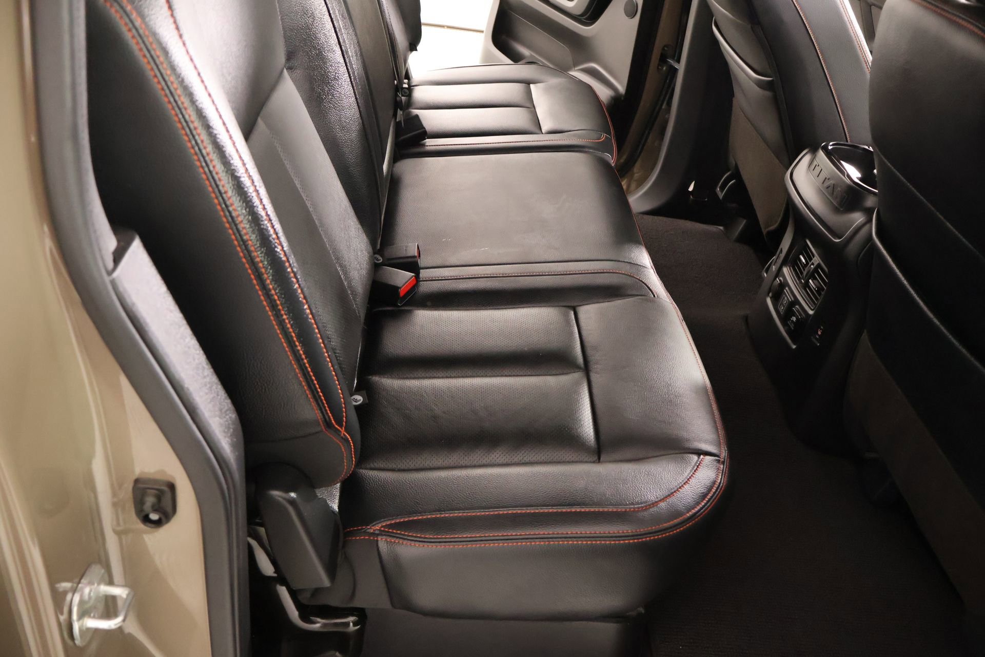 Used 2023 Nissan Titan PRO-4X w/ Pro-4x Convenience Package image 15