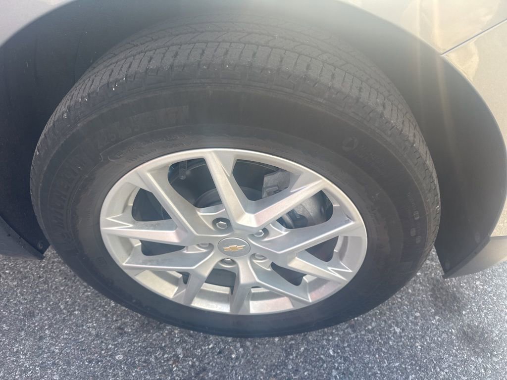 Used 2023 Chevrolet Equinox LS w/ LS Convenience Package image 7