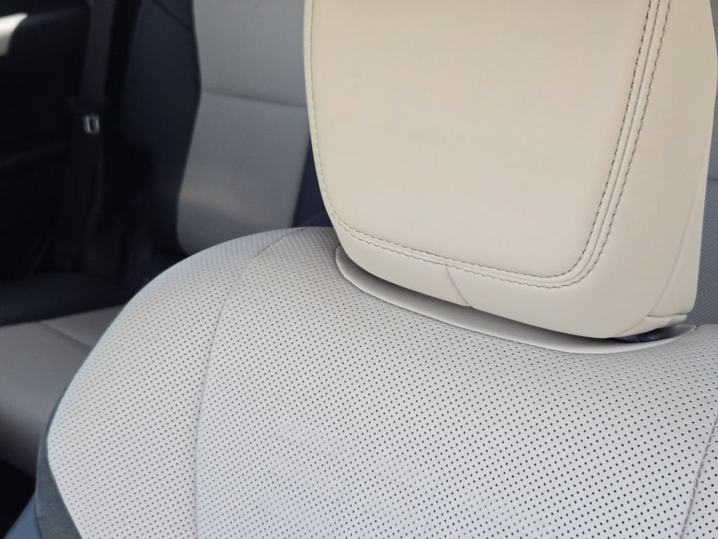Used 2024 Lexus GX 550 AWD/4WD image 15