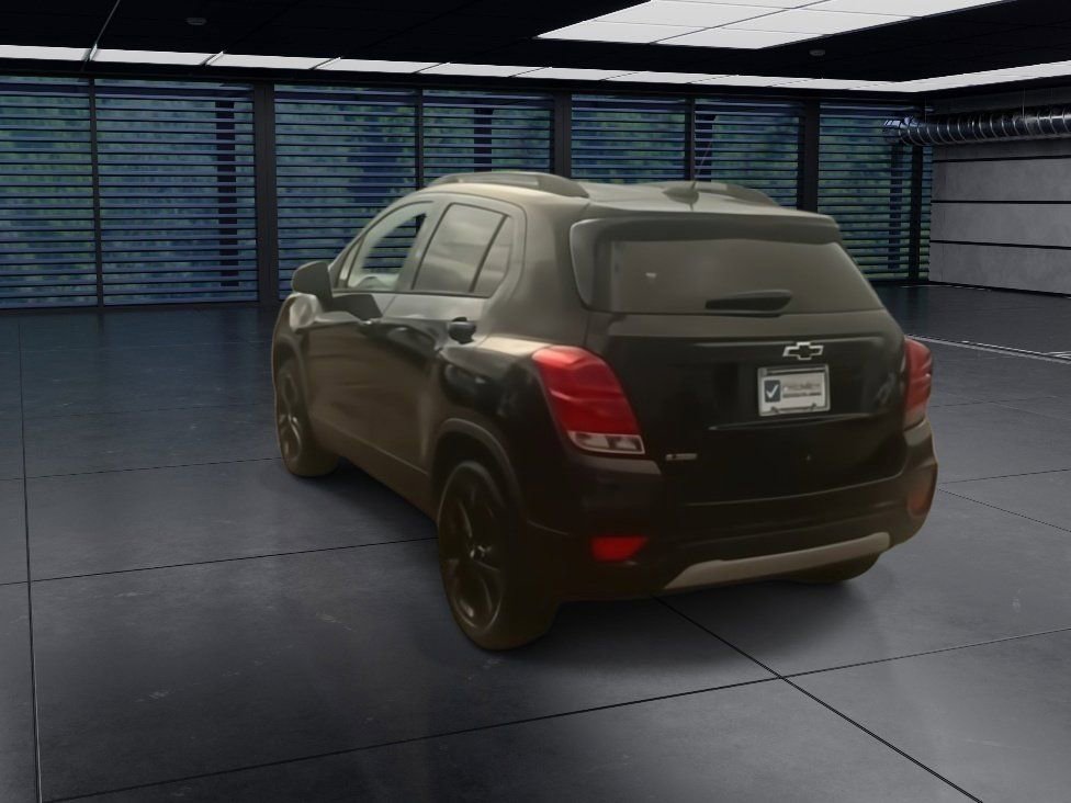 Used 2021 Chevrolet Trax LT w/ Redline Edition image 8