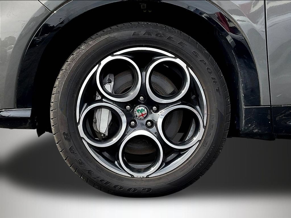Used 2024 Alfa Romeo Tonale Ti AWD/4WD image 33