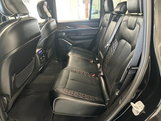Used 2023 Jeep Grand Cherokee Summit AWD/4WD image 28