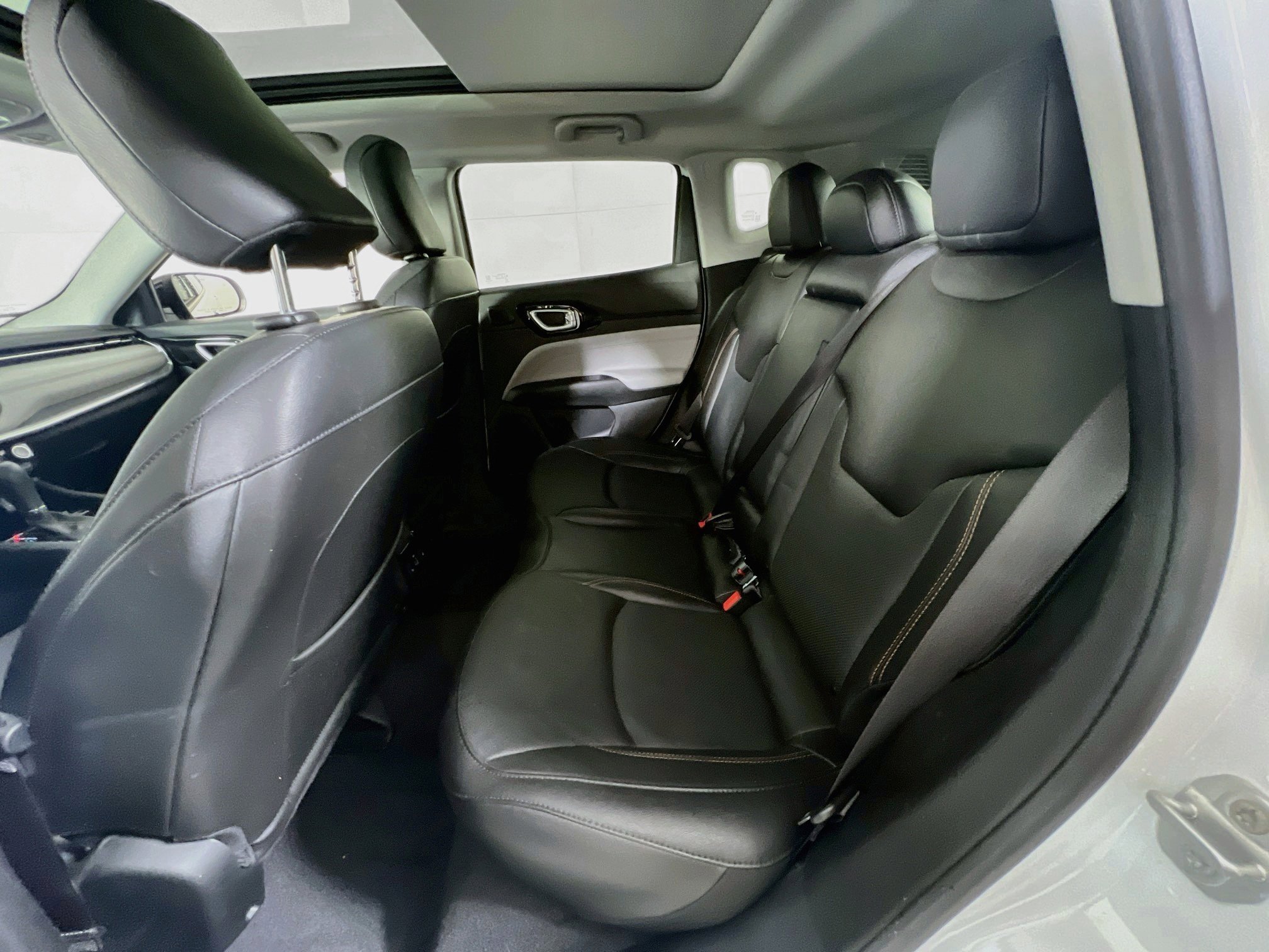 Used 2022 Jeep Compass Limited w/ Elite Group AWD/4WD image 26