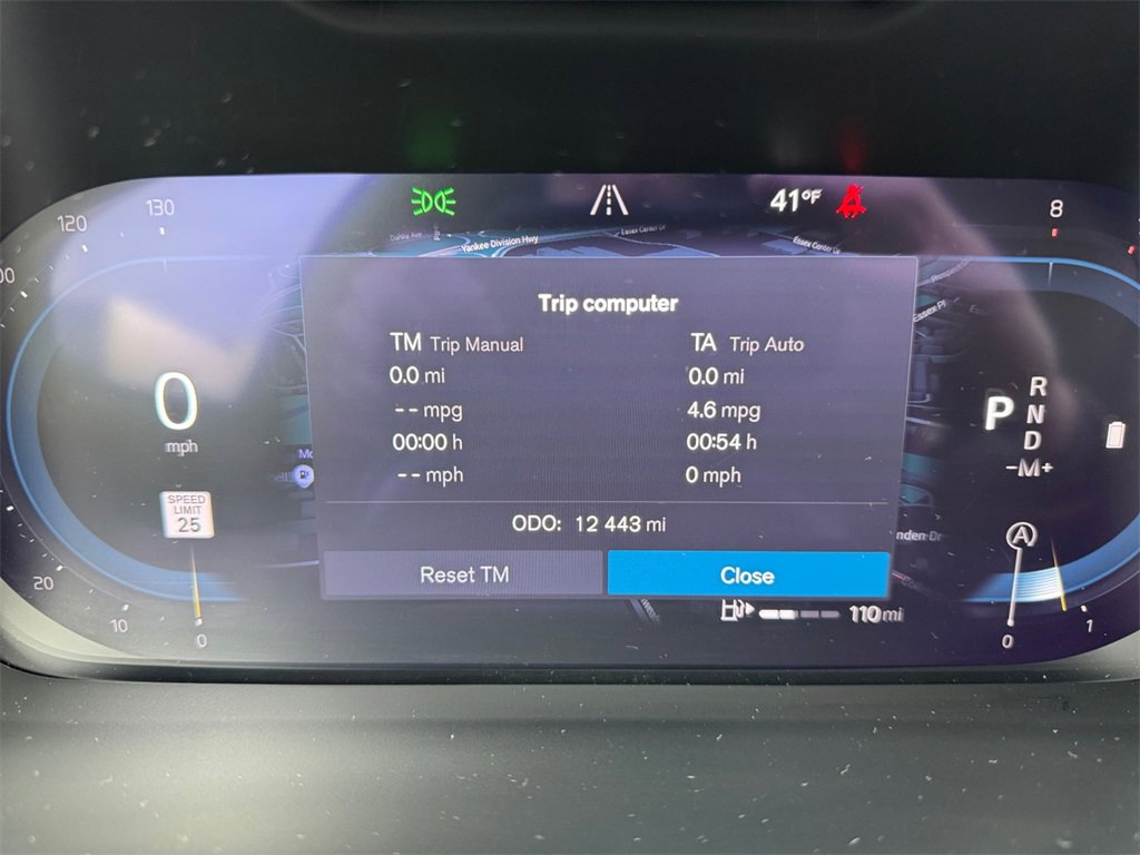 Certified 2025 Volvo XC40 B5 Plus image 23