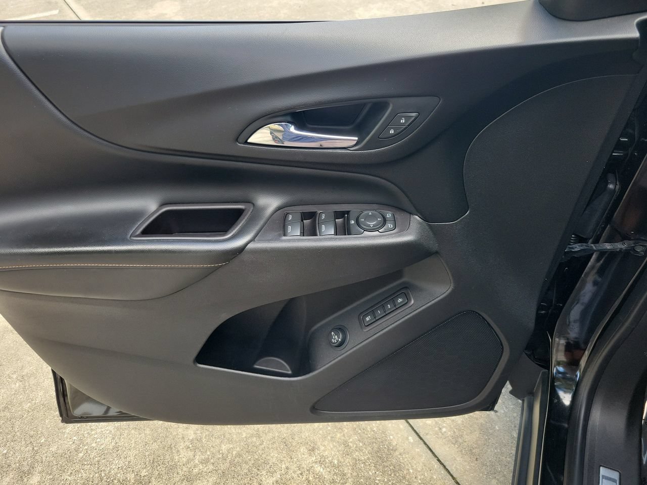Used 2021 Chevrolet Equinox Premier w/ Redline Edition FWD image 13