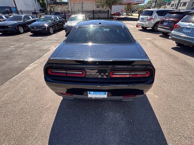 Used 2019 Dodge Challenger SXT RWD image 7