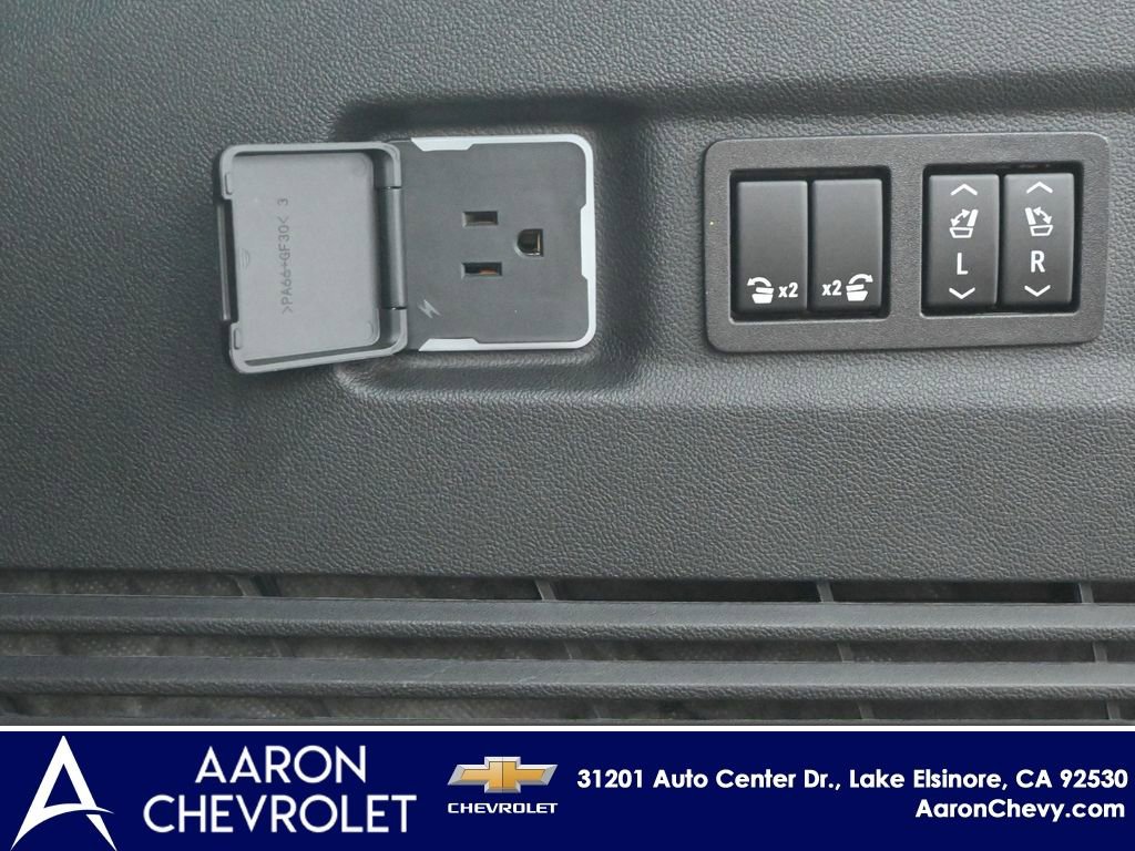 New 2024 Chevrolet Suburban High Country AWD/4WD image 24