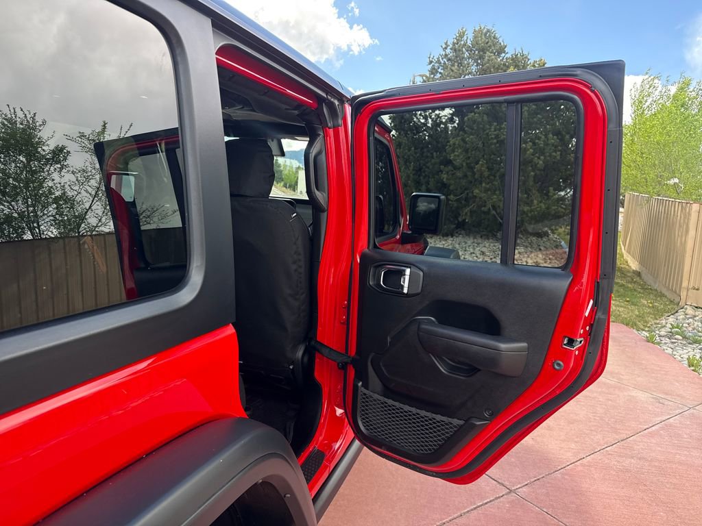 Used 2025 Jeep Wrangler Willys image 23