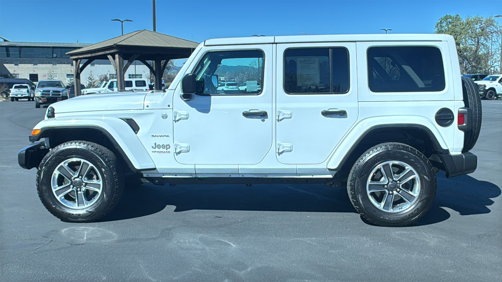 Used 2020 Jeep Wrangler Unlimited Sahara AWD/4WD image 6