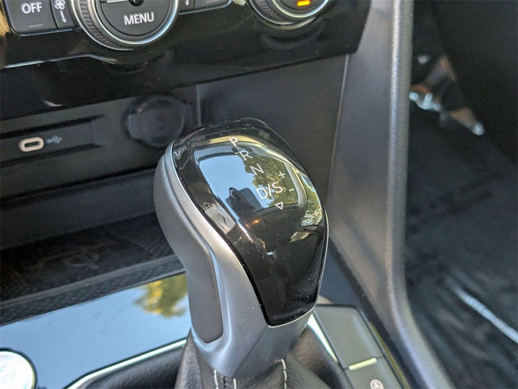 Used 2024 Volkswagen Taos SE image 17