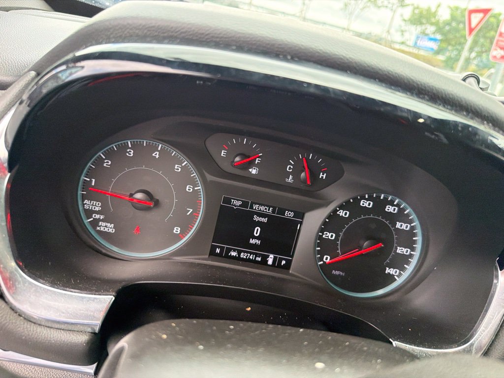 Used 2023 Chevrolet Traverse LT FWD image 4