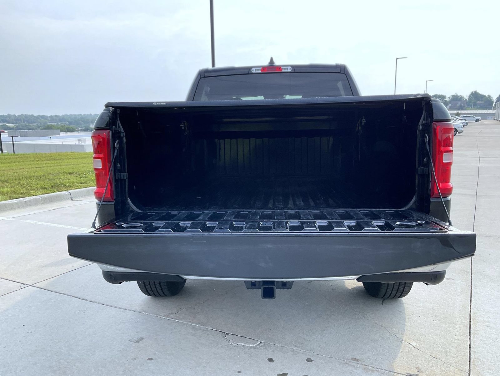 Used 2025 RAM 1500 Big Horn AWD/4WD image 9