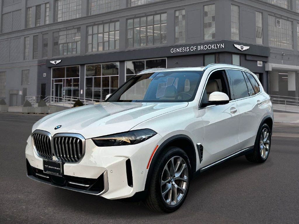Used 2024 BMW X5 xDrive40i AWD/4WD image 1